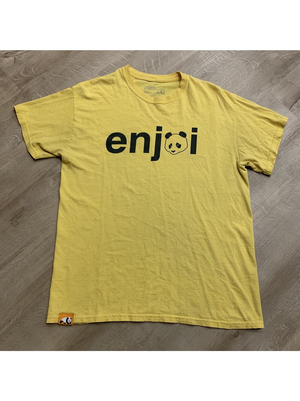 Enjoi Skateboards T-Shirt Men's Medium M Panda Face Logo Skate Y2K Yellow Tee